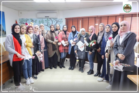 بلدية دورا تكرم موظفات البلدية بمناسبة يوم المرأة العالمي