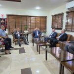 بلدية دورا تبحث مع وزارة الصحة سبل تطوير الخدمات الصحية وتشغيل الأقسام غير المفعلة في مستشفى دورا الحكومي