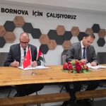 بلدية دورا وبلدية بارنوفا التركية توقعان اتفاقية توأمة تاريخية لتعزيز التعاون والتنمية المستدامة