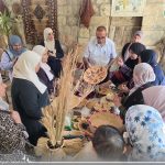 بلدية دورا تبحث دعم وتطوير مبادرة «تراث بين يديك» وتعزيز تسويق المنتجات الحرفية